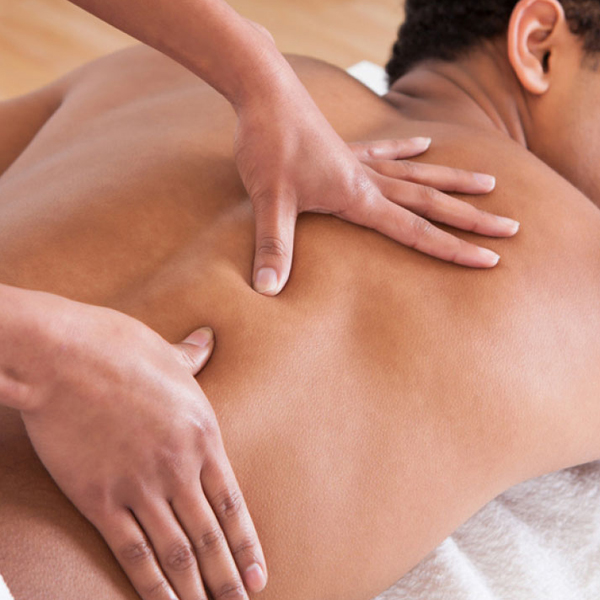 serviços de beleza masculinos: massagem